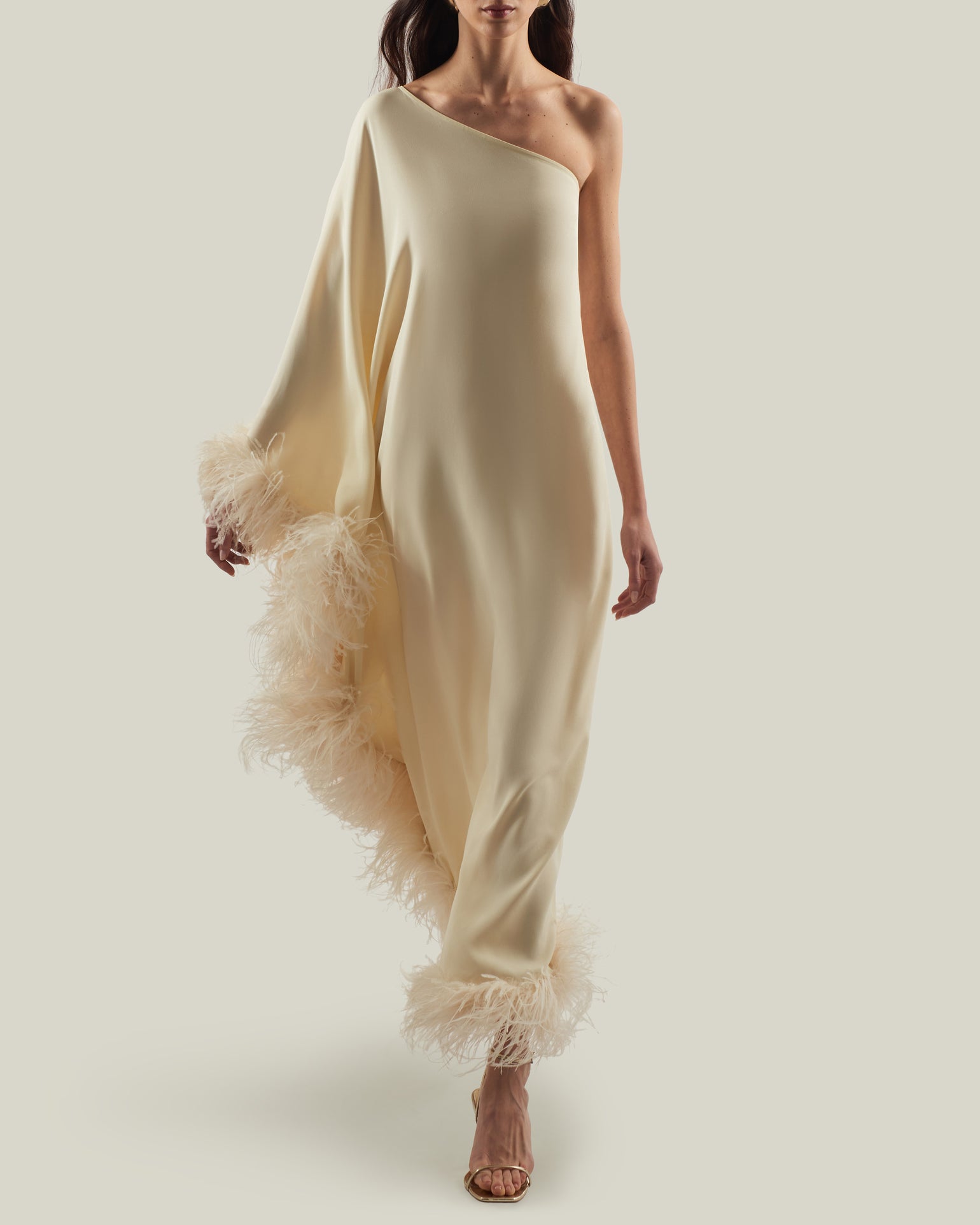 Taller Marmo + NET SUSTAIN Ubud One-shoulder Feather-trimmed Silk-crepe Gown - Women - Ivory Dresses - XL Taller Marmo + NET SUSTAIN Ubud One-shoulder Feather-trimmed Silk-crepe Gown - Women - Ivory Dresses - XL