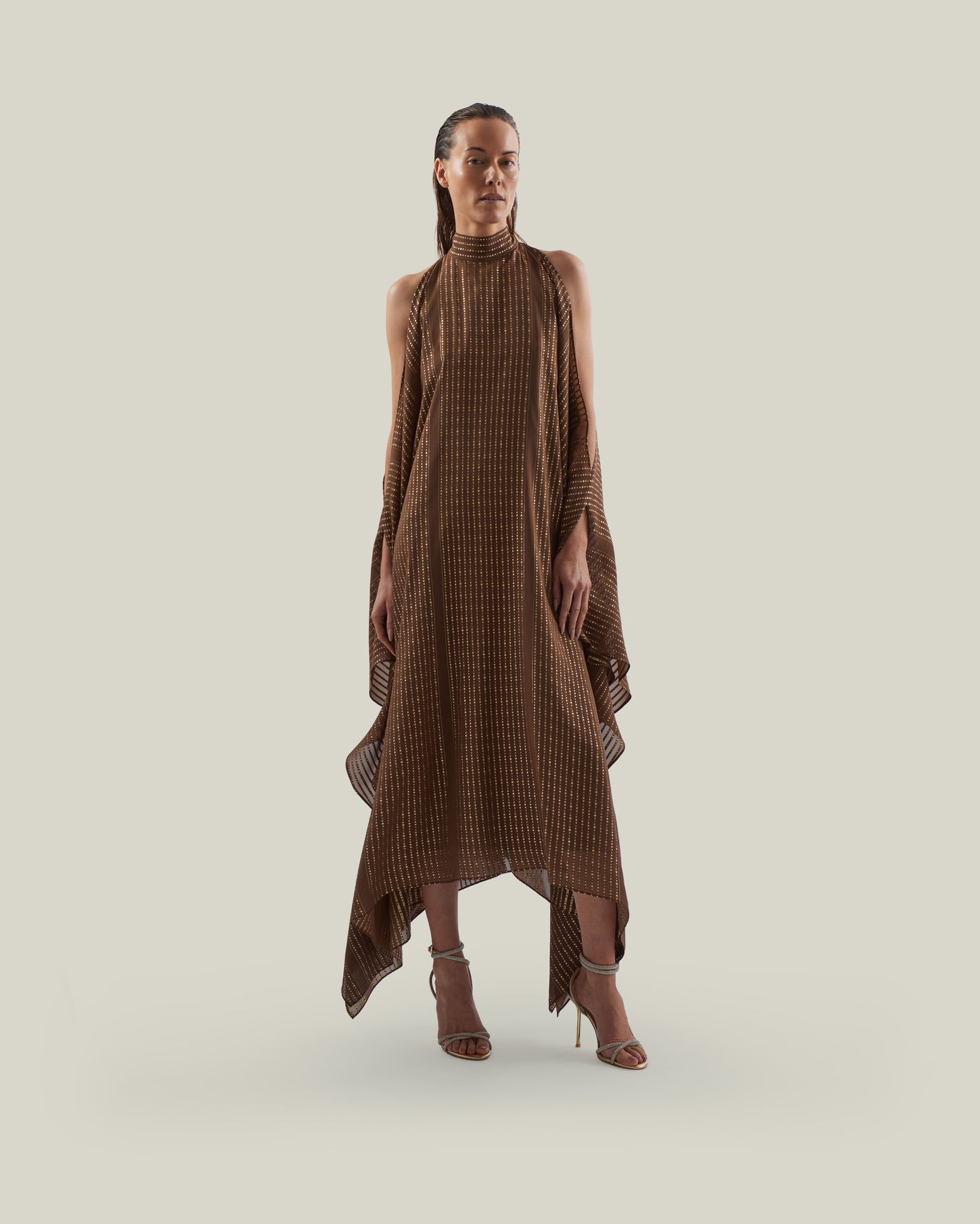 Agadez Kaftan in Fume - Chiffon fil coupè high neck cold shoulders ankle-lenght kaftan