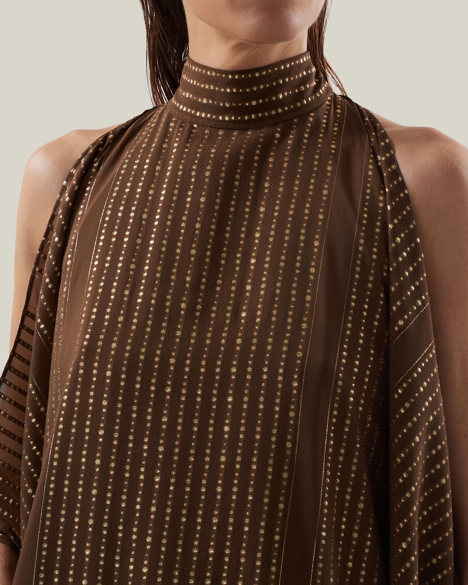 Agadez Kaftan in Fume - Chiffon fil coupè high neck cold shoulders ankle-lenght kaftan