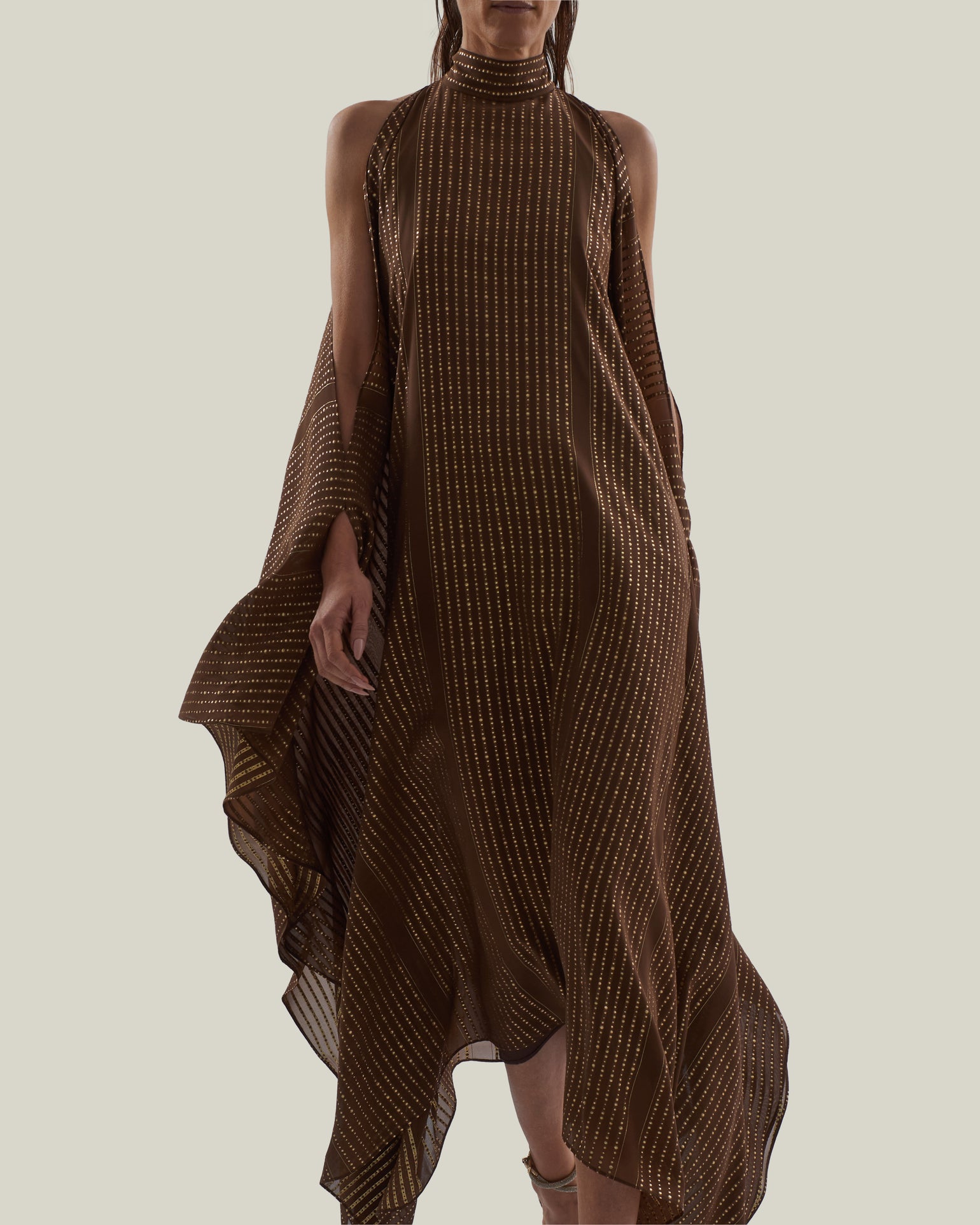 Agadez Kaftan in Fume - Chiffon fil coupè high neck cold shoulders ankle-lenght kaftan