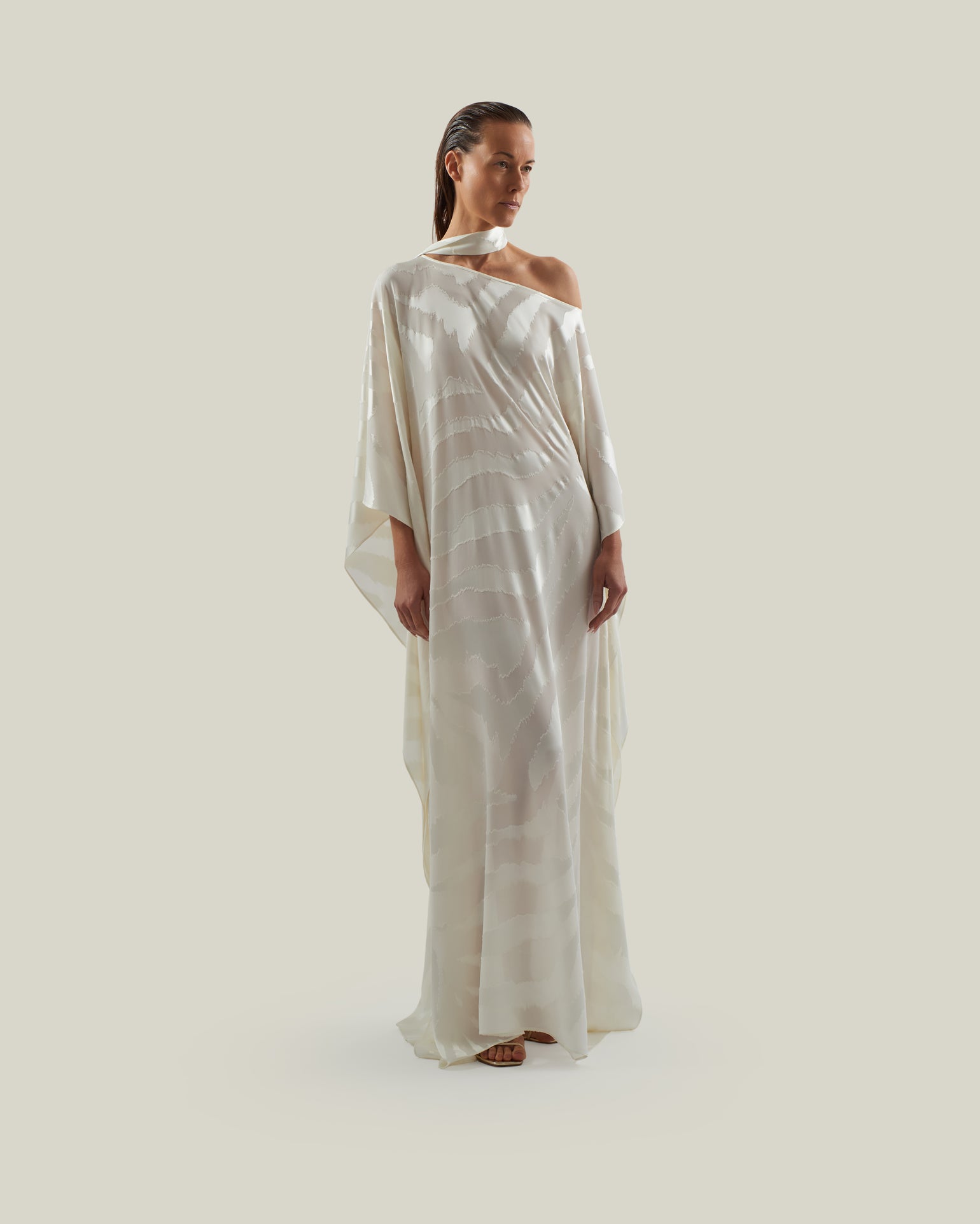 Streep Kaftan in Ivory - Zebra motif fil coupè cold shoulder maxi kaftan with scarf